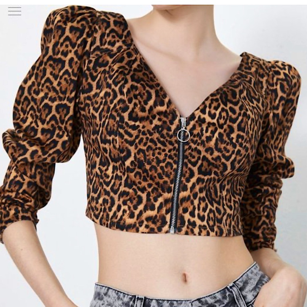 ☎️ Zara Leopard Cheetah Animal Print Long Sleeve Crop Top zipper sweetheart puff